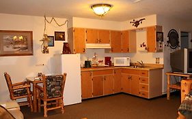 The Woodsman Country Lodge Motel